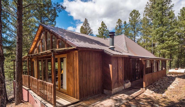 Private Peak Velo Remote Mountain Retreat