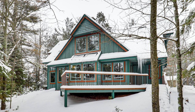 Private Peninsula! Laurel Lake Retreat w/3 Piers