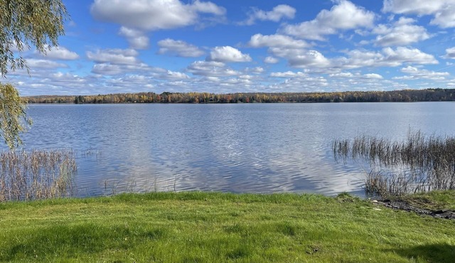 Private, Pet Friendly Lakefront Cabin