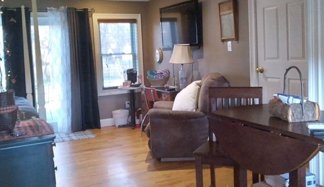 Private Pet Friendly Suite with Exclusive Hot Tub!