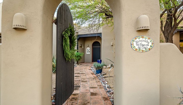 Private Pickleball Ct and Pool, Luxury North Scottsdale. Mt Biking Trails close