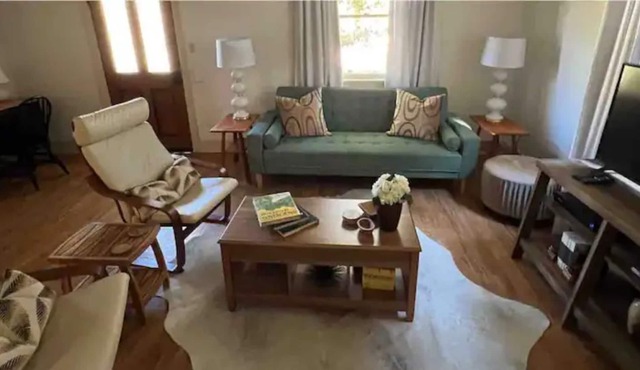 Private Picturesque Cottage in Carmel Valley