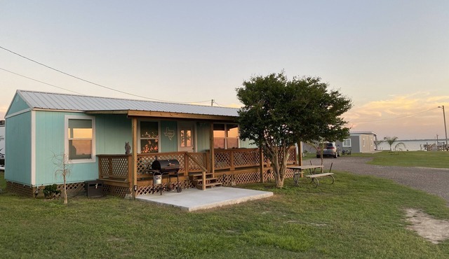 PRIVATE PIER "REDFISH LODGE" on Copano Bay