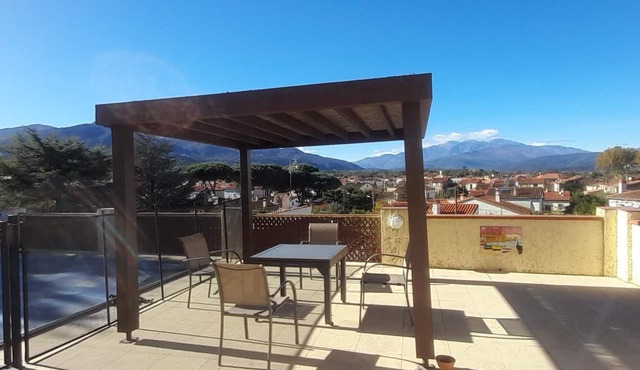 Private pool with incredible view! Quiet single-storey villa ideal for 4 people.