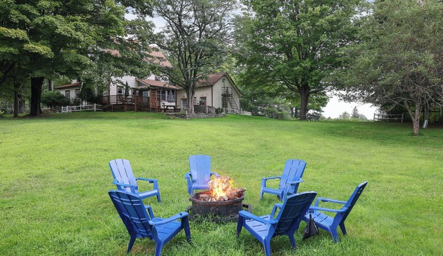 Private Pond Retreat , 4BR Pocono Escape Fire Pit Sleeps 10 Near Narrowsburg