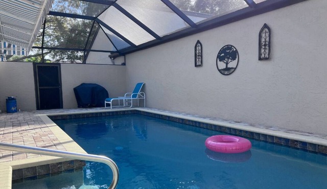 Private pool, 2bed/2bath 1700sf villa, pet ok, mins to beaches, downtown, golf