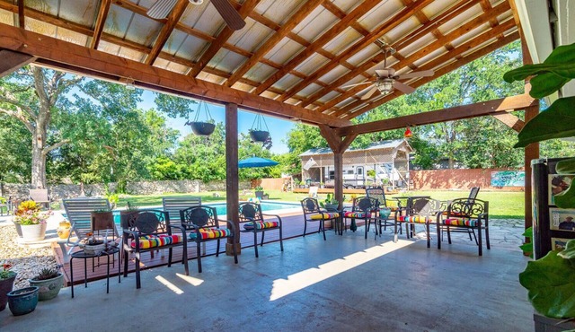 Private Pool 3 Bed 2.5 bath South Austin 6 miles from Downtown