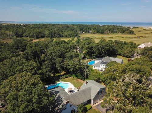 Private pool 3 mins to Skaket Beach