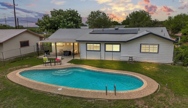 Private Pool ~ 6 Min to LAFB ~ Game Room ~ Firepit ~ Foosball Table ~ SeaWorld