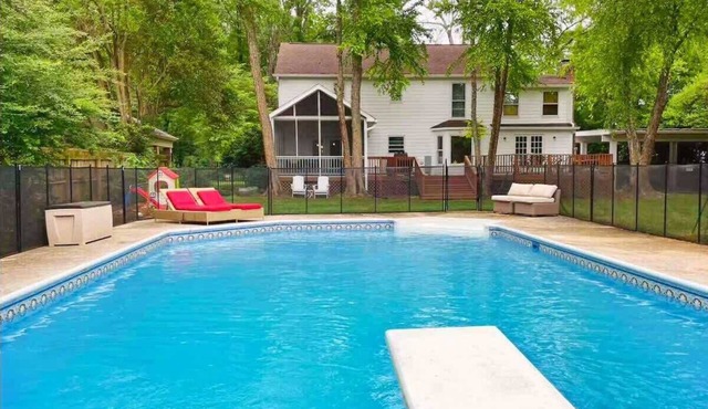 Private POOL and baby friendly home near Uptown
