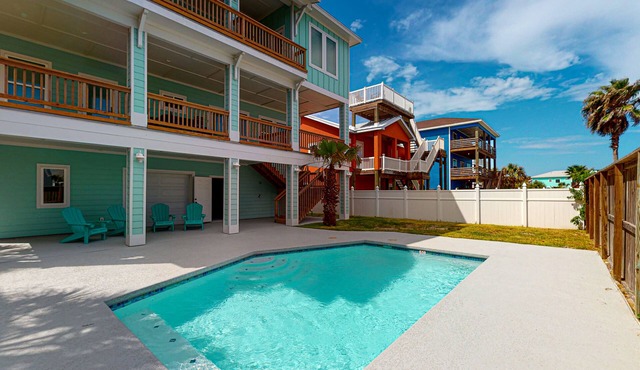 Private Pool and Golf Cart Included