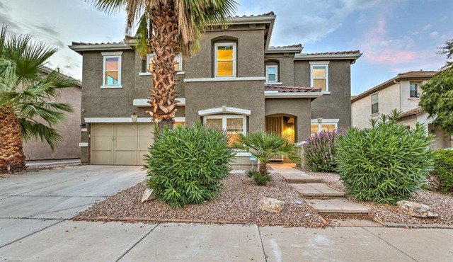 Private Pool and Hot Tub Family Home in Gilbert