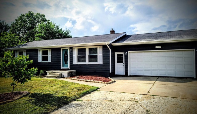 Private Pool and Hot Tub Close to Frankenmuth