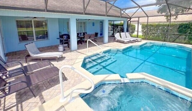 Private Pool and Spa Oasis Near Disney | Sleeps 8 | Orange Tree | Free BBQ