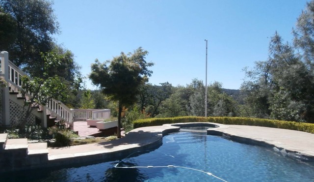 PRIVATE POOL AND SPA!, Sleeps 13, Mountain View