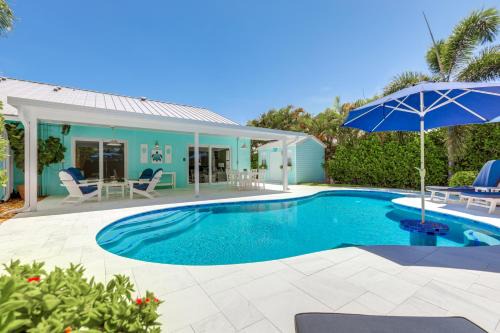 Private Pool and Backyard Villa in North Palm Beach