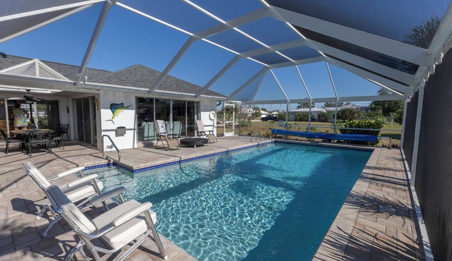 Private Pool, Boating and dock, on Canal to Charlotte Harbor and Gulf, Close to beaches and activities