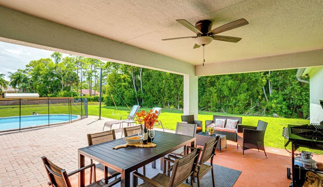 Private Pool & Fire Pit: Home in West Palm Beach!