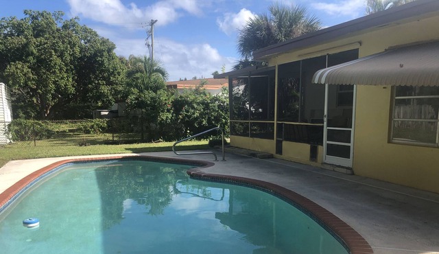 Private Pool Florida Home-5 min from Highway & Beach! Discounted Weekly Rates