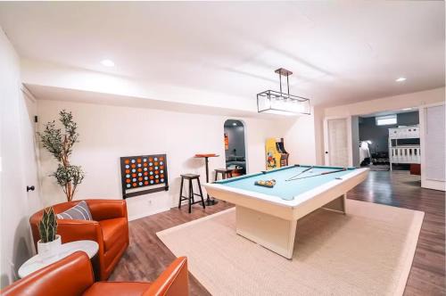 Private Pool - Game Room - Movie Room
