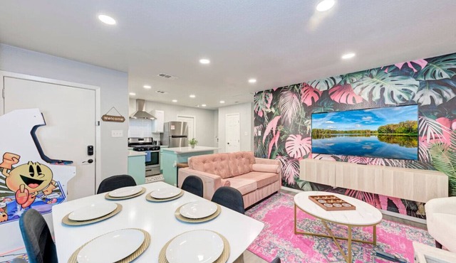 Private Pool, Games & Pet-Friendly - Mins to COTA, SXSW, & Downtown Austin