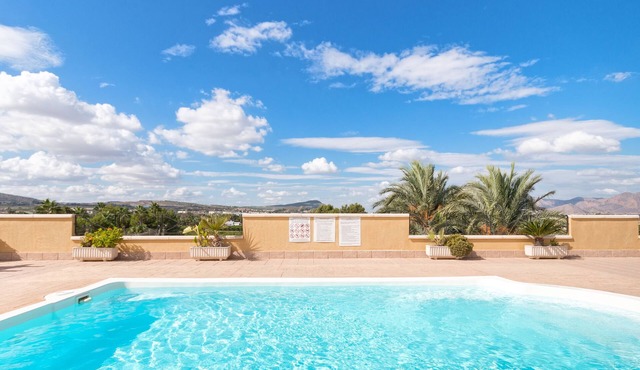 Private pool, garage, air conditioning h/c and WIFI