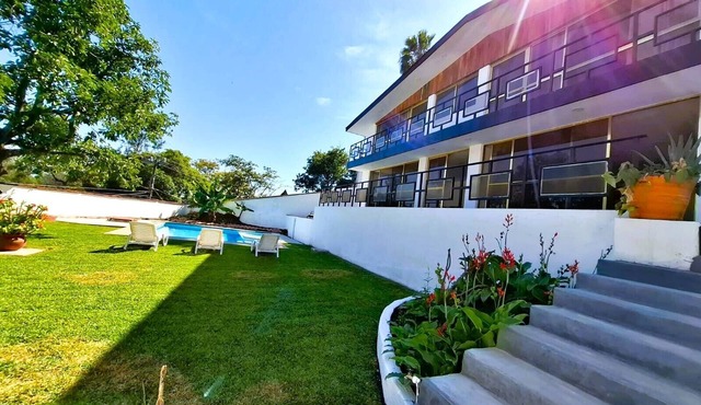 Private pool, garden, 4 bedrooms, parking FIFA2026 (pets welcome)