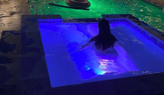 Private Pool, Gazebo, Firepit, and Hot Tub. Optional Guest Suite