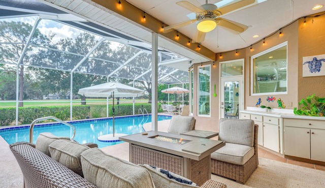Private Pool & Golf Course Views: Pet-Friendly Gem