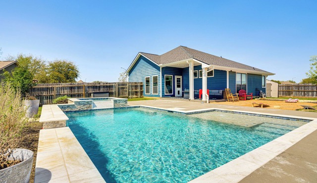Private Pool & Hot Tub: 'Wild Horse' Home!
