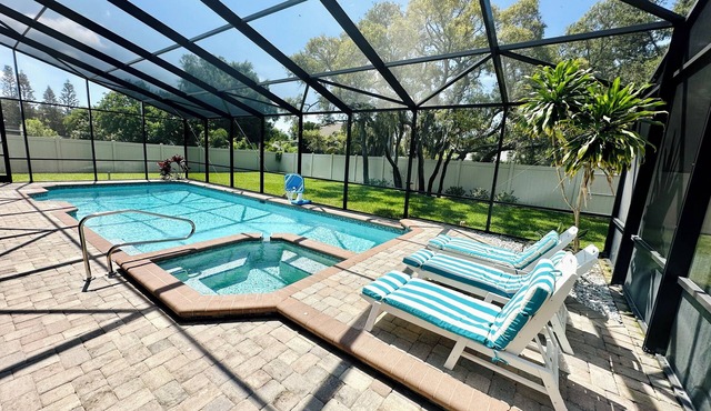 Private Pool Home 4 bd 3 ba with 2 King Master Suites Sleep 10 near AMI and IMG