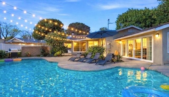Private Pool Home Near Universal Studios - 4BR Retreat, Quiet Neighborhood