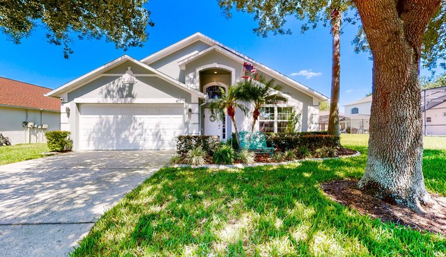 Private pool home with spa, screened patio, central AC, & washer/dryer