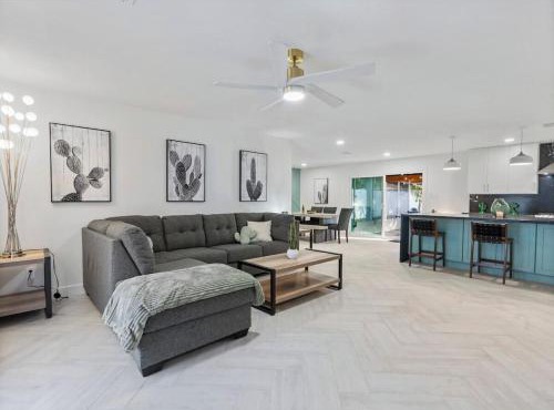 Private Pool & Hot Tub 4BR in Scottsdale Cactus on Palm