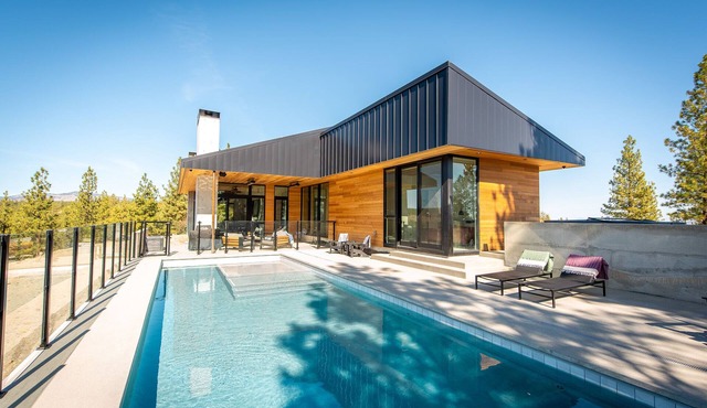 Private pool, hot tub, sauna-Seclusion + serenity-In the hills above Lake Chelan