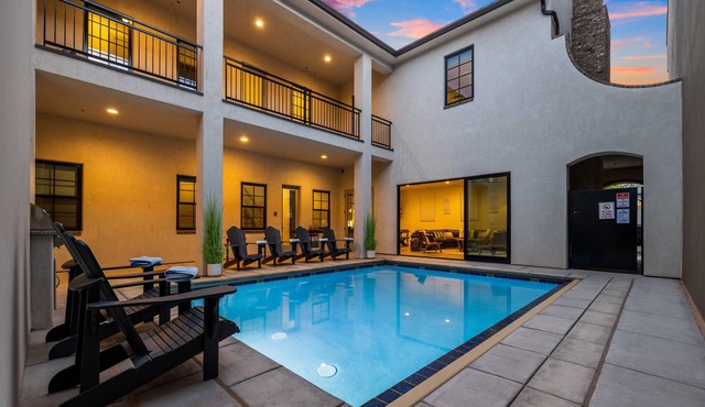 Private Pool, Hot tub, 20 Guests, Central Location