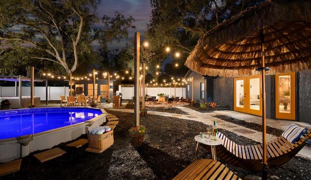Private Pool & Hot Tubs: Luxe Brandon Oasis!