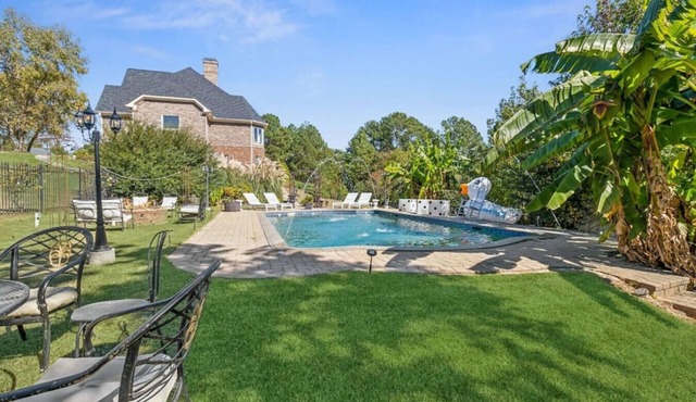 Private Pool & Hot Tub Near Lake Lanier