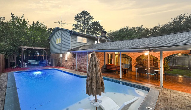 Private Pool ! King Bed ! Cozy Patio & BBQ 7b/4ba