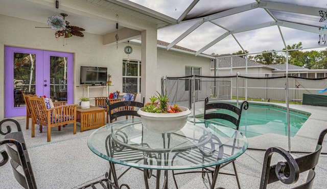 Private Pool & Lanai: WFH-Friendly Seffner Retreat