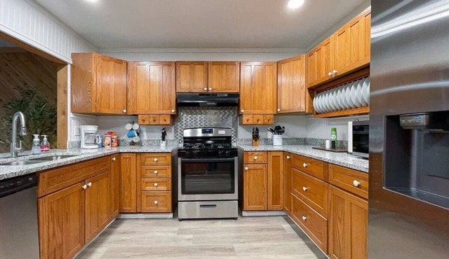 Private Pool & Mins to UTSA - Spring Lark Oasis
