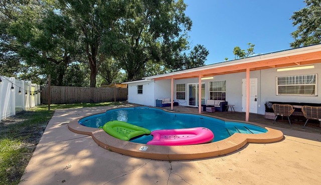 Private Pool | Near Hard Rock Casino | Tampa Home