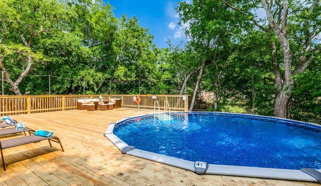 Private Pool | Near Lackland | Mothers Day Weekend