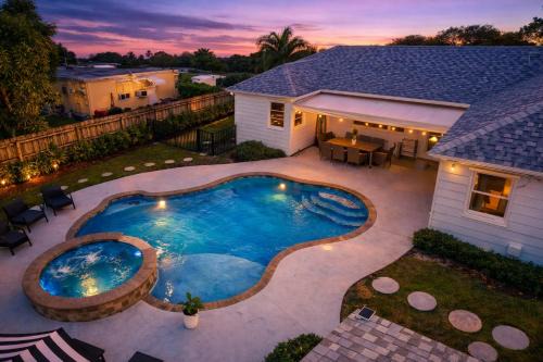 Private Pool Oasis Near DT & Palm Beach w3BR 2BA