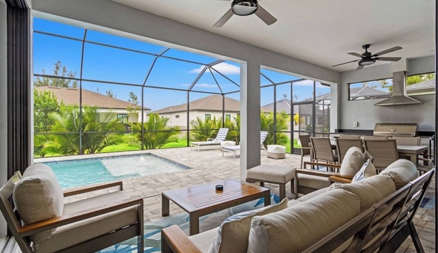 Private Pool Outdoor Kitchen 3BR + Den