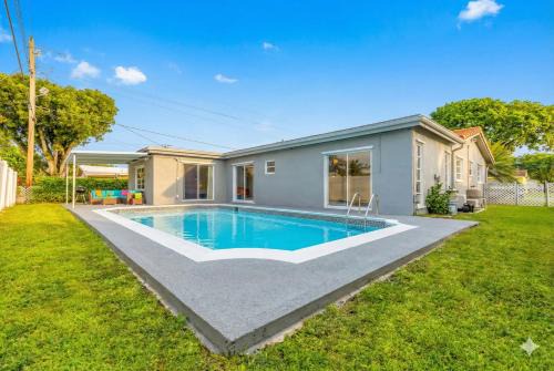 Private Pool, Patio & BBQ Near Beaches & Casino
