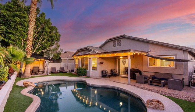 Private Pool & Patio: Home in Surprise!