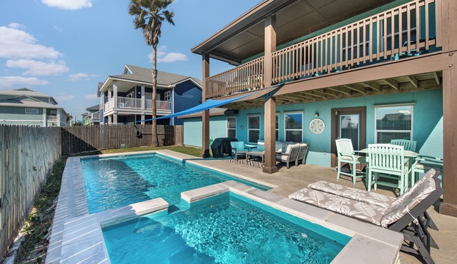 Private pool, Pet friendly, close to the beach!