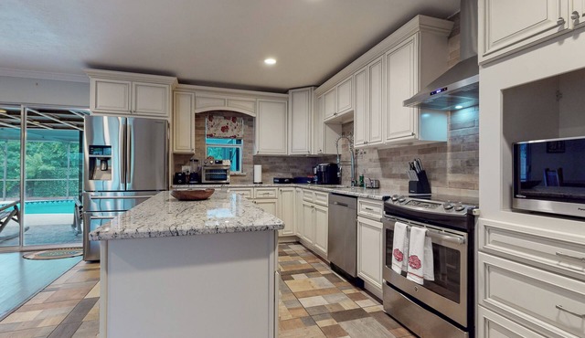 Private Pool | Pet-Friendly | Private Backyard | FMEL2