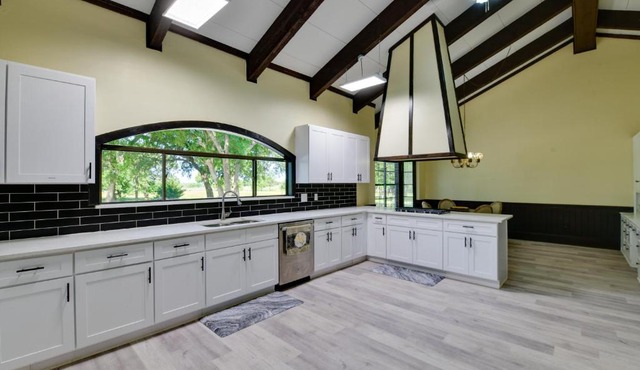Private Pool: Pilot Point Home on 45 Acres